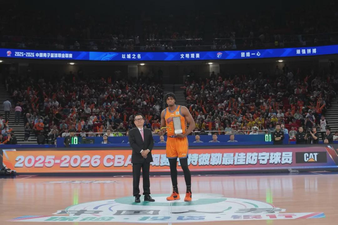 尼克斯全力挽留米切尔·罗宾逊